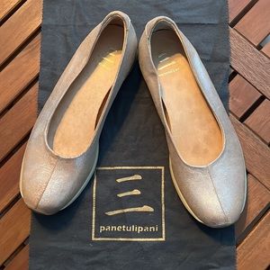 Gold Pane Tulipani Italian ballet flats in a golden shimmer, size 8